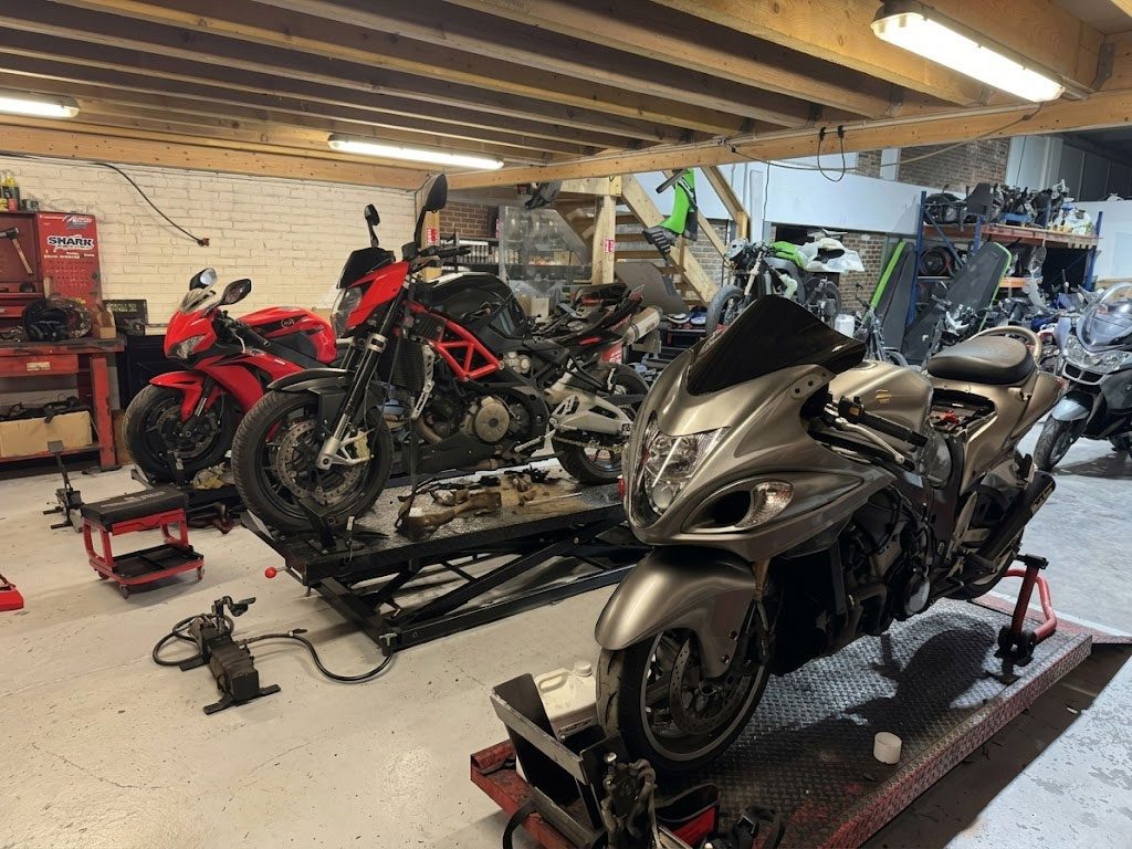 Accueil 25 Intérieur de l'atelier AMP